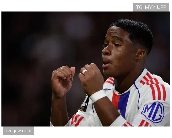 里昂客场2-1爆冷击败巴黎，恩德里克传射建功